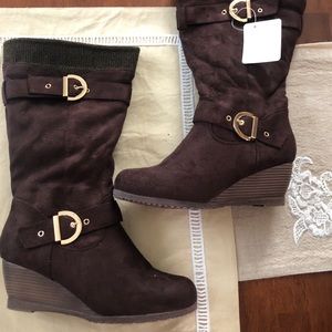 Wedge boot 👢 new  two big on me nice and comfy